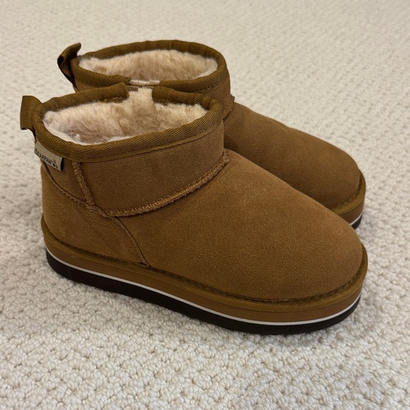 Bearpaw brown boots size 2 - Picture 1 of 8